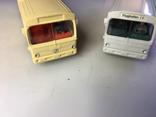 2  Buses with Drivers  1:87