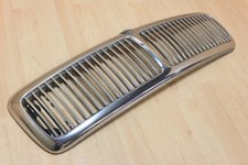 GRILL / CHROME GRILLE WITH