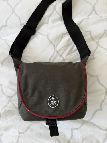 Crumpler camera bag - camera,