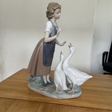 Nao / Lladro - " Teaching The
