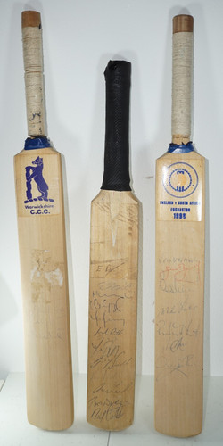 Vintage cricket mini bats - 3,
