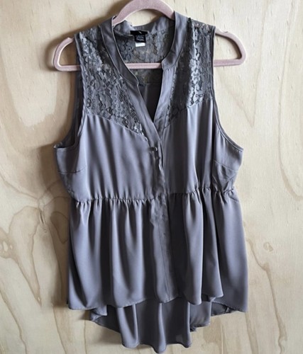 Bnwt torrid grey - bnwt, lace