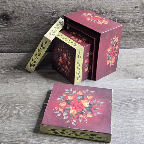 Set decorative nesting - of,
