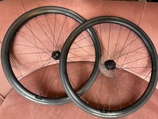 Giant PR2 Disc Wheelset 700c Tubeless Tyres 11 Speed Hub Wheels Thru Axle