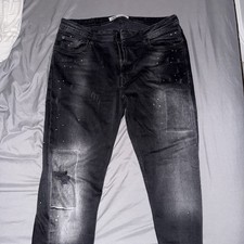 Zara Distressed Paint Splatter