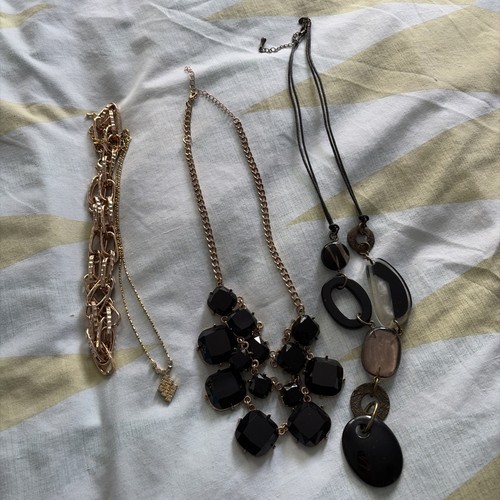 Black gold statement - &,