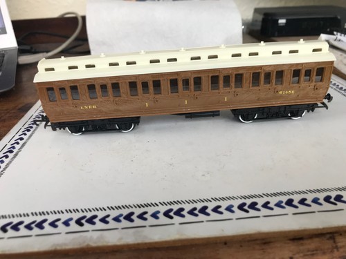 Hornby r24 lner clerestory 1st - clerestory,