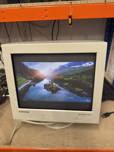 Samsung syncmaster 757dfx crt - syncmaster,