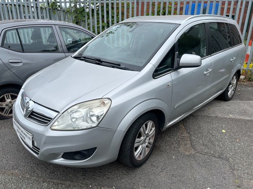 Breaking vauxhall zafira mk2 - zafira, b