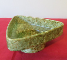 RETRO CERAMIC GREEN MOTTLED TRIANGLE RAISED OASIS FLOWER ARRANGERS DISH
