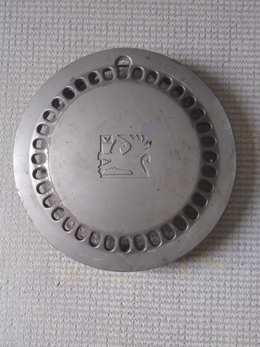 Vauxhall car wheel trim - wheel,