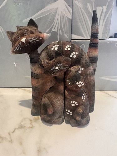 Nestling cat family pottery - cat,