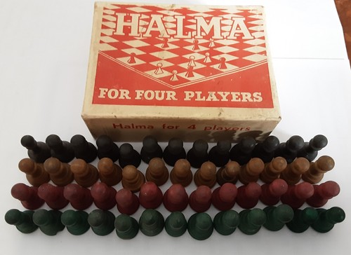 Boxed set halma wood pieces - set,