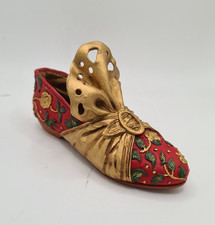 Just The Right Shoe by Raine