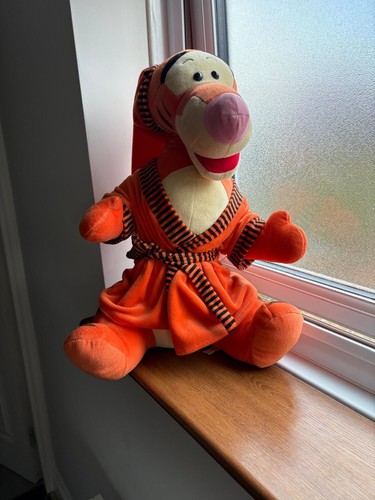 Winnie the pooh tigger - winnie,