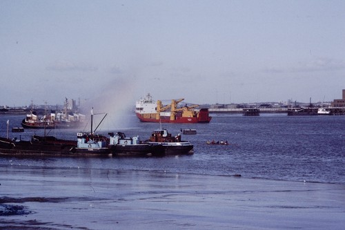 Container ship and - container,