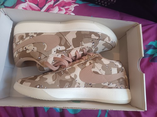 Nike book desert - 1,