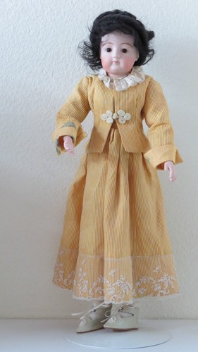 Fashion doll f - fashion, f.
