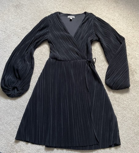 Black pleated wrap - pleated, by
