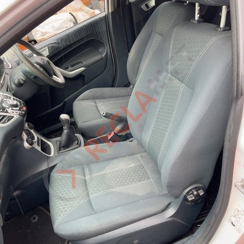 Ford fiesta titanium mk7 b299 - titanium,