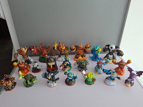 Skylanders figure bundle - skylanders, x20
