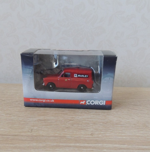 Corgi trackside ford anglia - trackside,