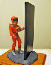 Lunar 1:6 2001 Space Odyssey ASTRONAUT w/MONOLITH DIORAMA Resin Model Kit SEALED