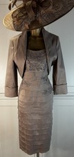 Ispirato UK 10 Taupe Wedding