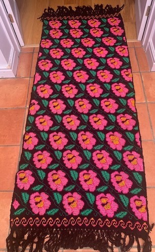 Textiles hand embroidered - textiles/,