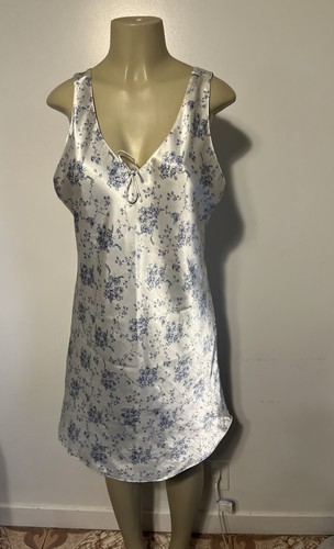 Inner most vintage - inner, nightgown