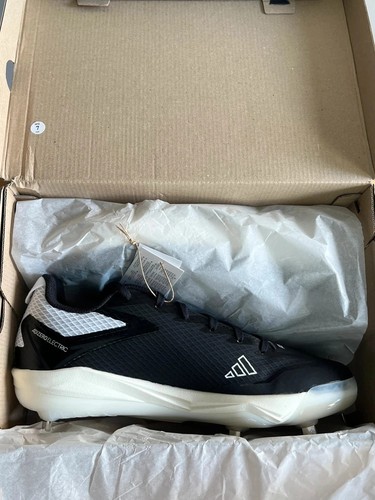 Brand new box adidas - in,