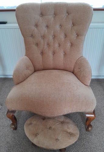Cream button back - chair, &