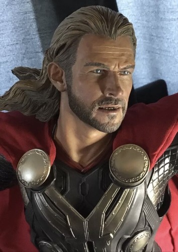 Sideshow thor 4 - sideshow, scale