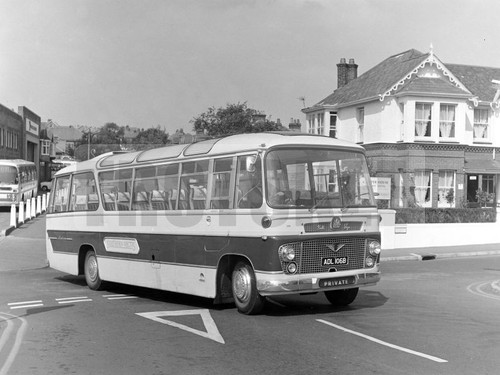 Large negative southern - southern, vectis