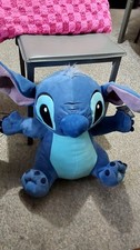 Disney Store  Stitch Giant
