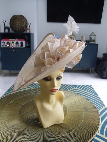 Stunning golden cream and - ,
