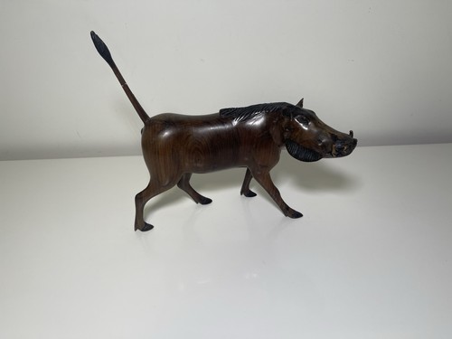 Wood carving wild - wild, boar