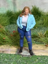 OO GAUGE 1/76 Scale Woman In