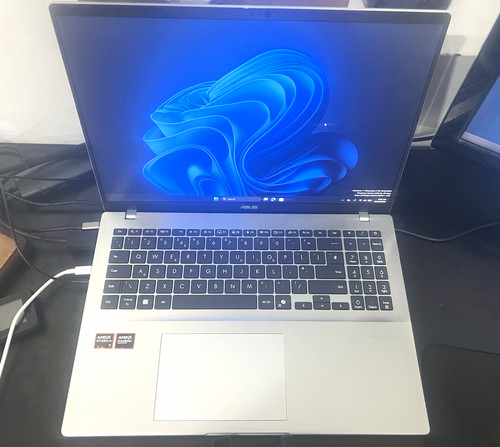 Asus vivobook silver ryzen - 15,