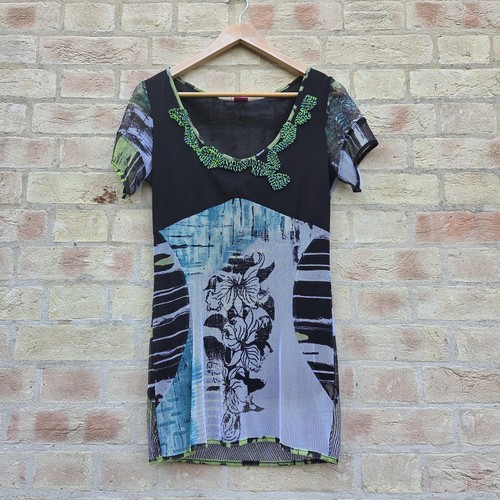 Save the queen top size - save,