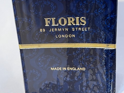 Floris talcum powder - ,