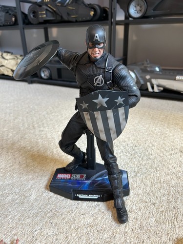 Hot toys captain america - toys,