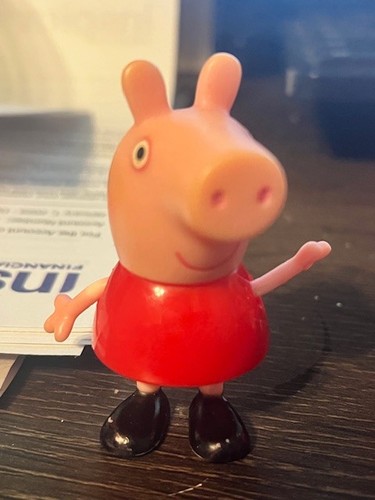 Lot peppa pig figures - lot(106)-,