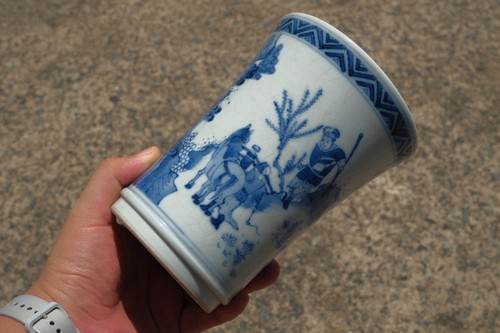 C0152 blue white brush - brush, pot