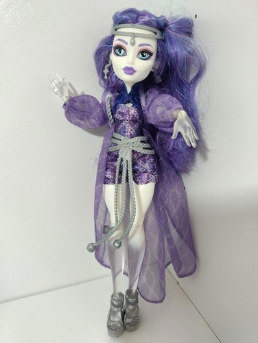 Monster high doll spectra - high,