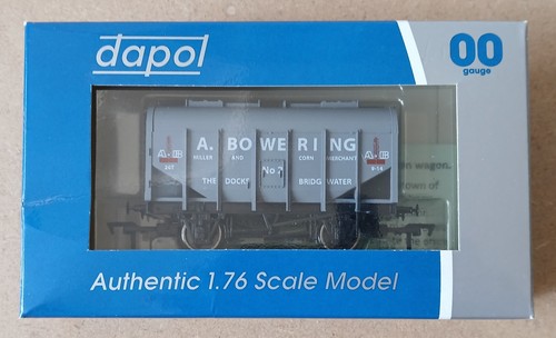 Dapol 20t grain hopper wagon - dapol,