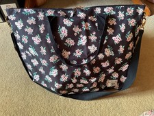 BNWT LOVELY NAVY BLUE FLORAL
