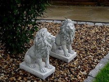Lions guardians statue