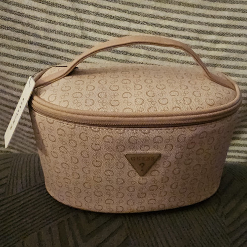 Guess pink monogram makeup - guess,