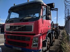2004 VOLVO FM12 - 8x4 Hookloader Truck for Breaking.